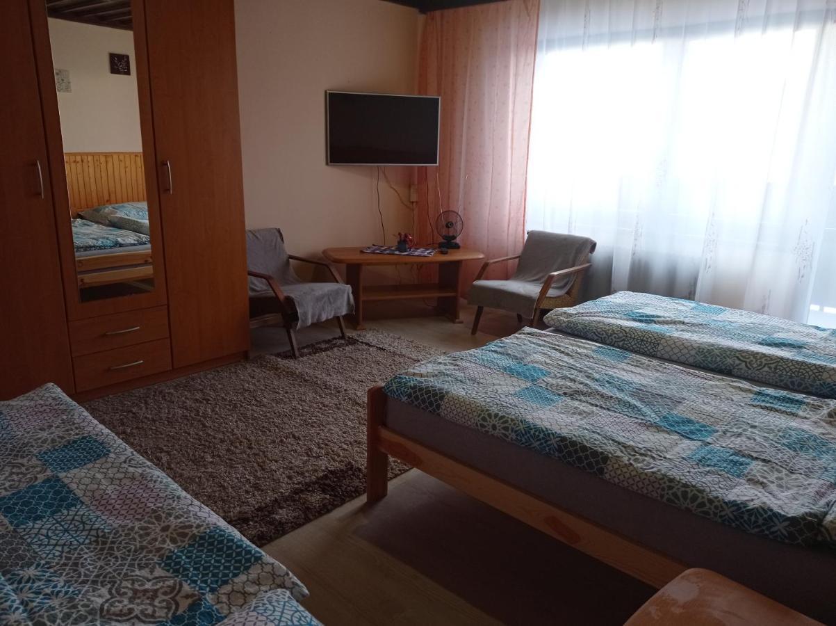 Penzion Sarka Hotel Štrba Exterior foto