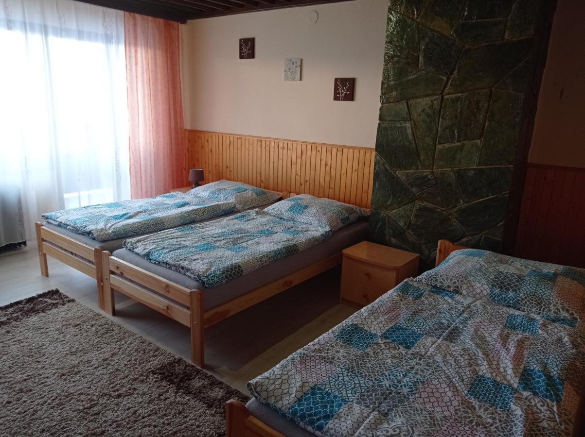 Penzion Sarka Hotel Štrba Exterior foto